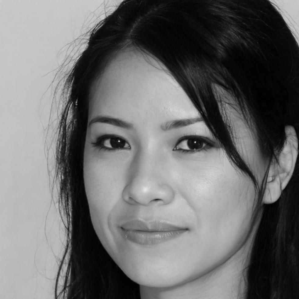 Portret instructor specializat în analiză financiară