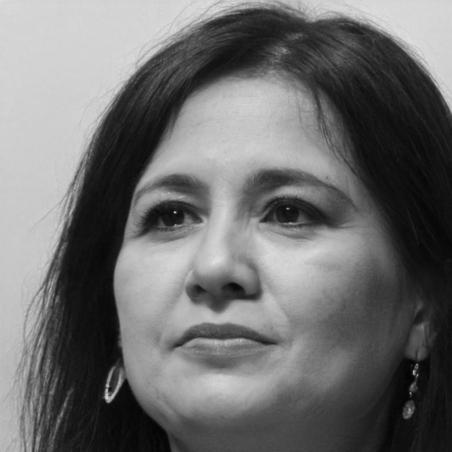 Portret instructor cu experiență în consultanță de business